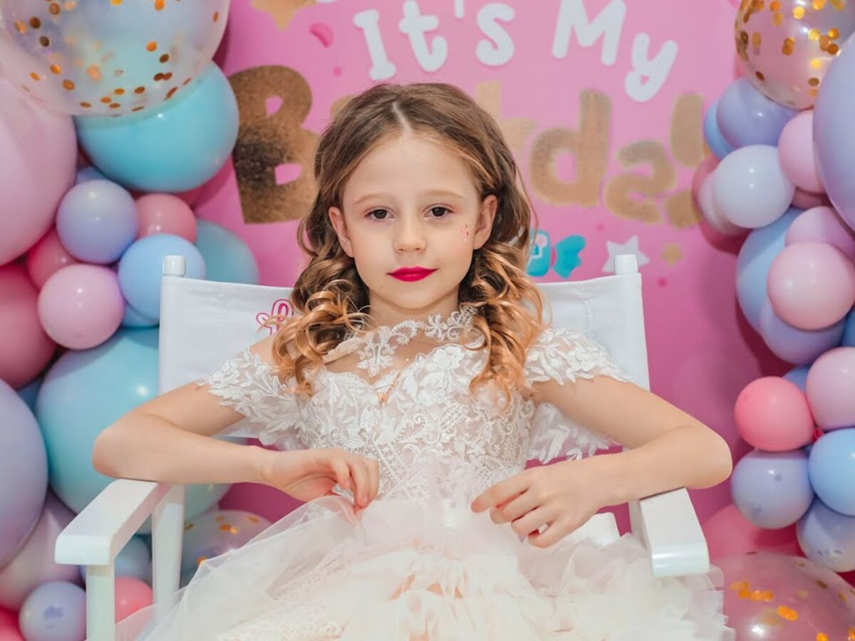 Лайк настя каралова. Лайк настя 2023. Лайк настя маленькая. Лайк настя 7 лет. Настя лайк 2021.