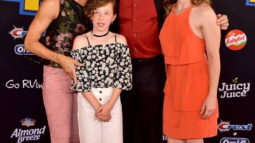 Tim Allen with daughters in Toy Story