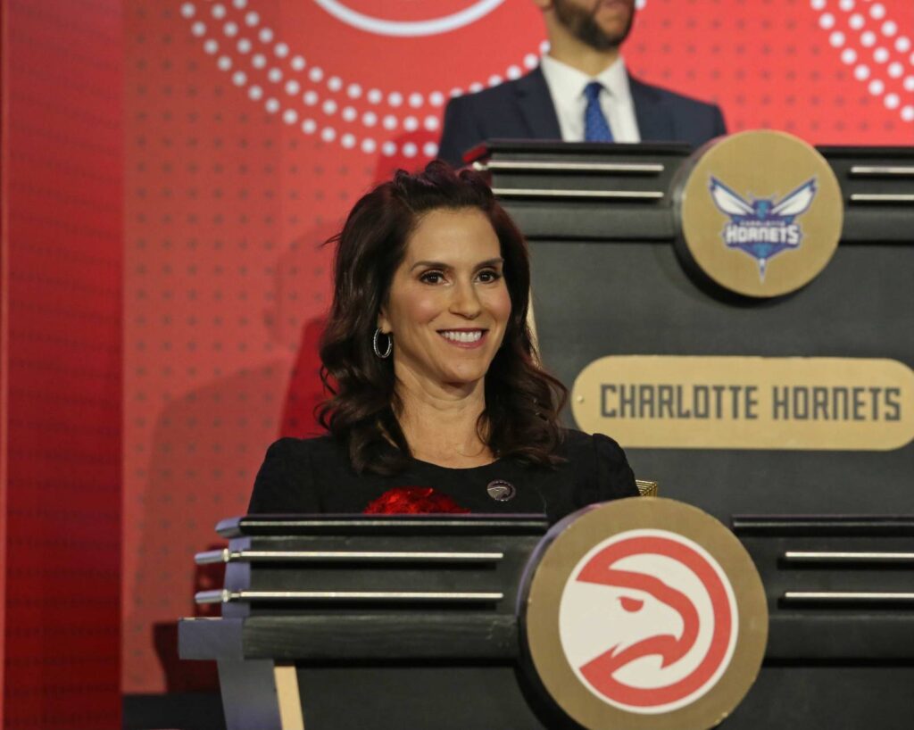 Jami Gertz Atlanta Hawks