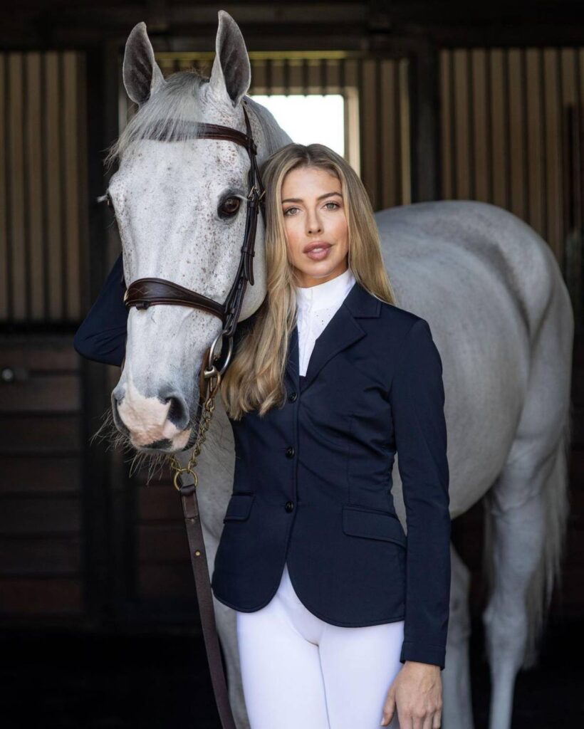 Hannah Margaret Selleck Equestrian