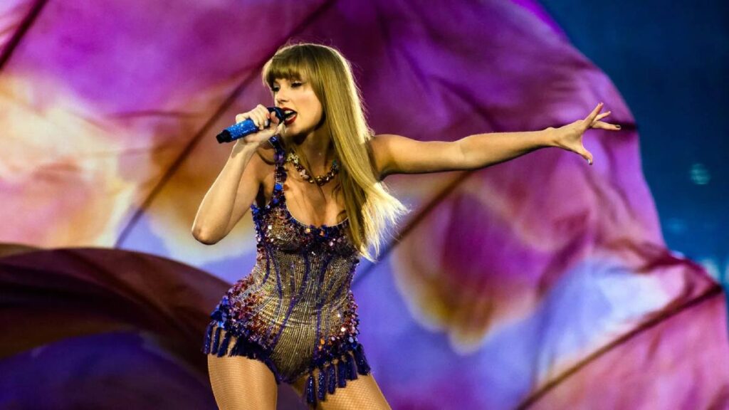 Who Are Taylor Swift's Parents and How Did They Support Her Career? 7 Taylors Success and Family Dynamics
