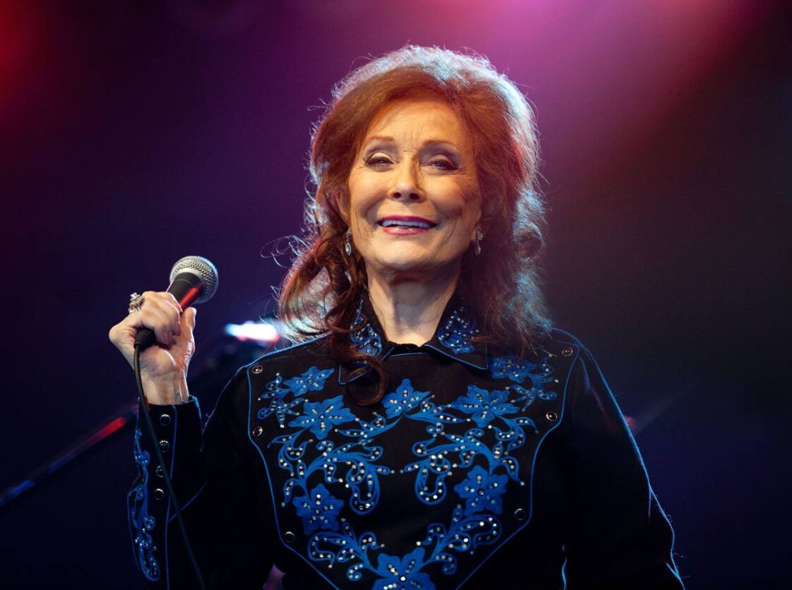 The Story Of Loretta Lynn Net Worth Of A Country Music Icon With 65